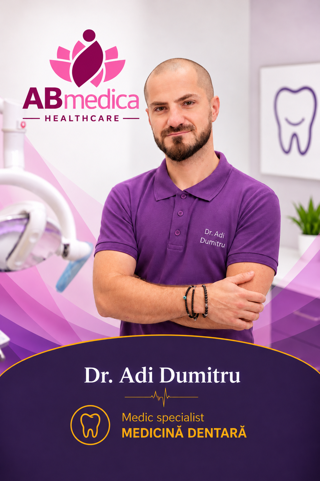 Dr. Adi Dumitru, medic specialist în medicină dentară la Clinica AB Medica din Pitești, fotografiat într-un cabinet stomatologic.